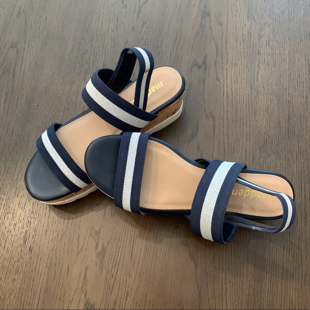 Madden Girl Simonee Sandal 7.5 Blue & White Stripe
